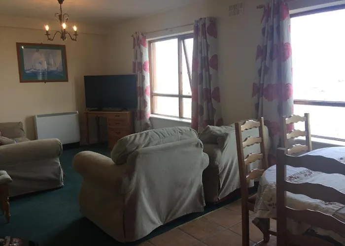 37 Atlantic Point, Ground Floor, Sea View Apartment Sleeps 6